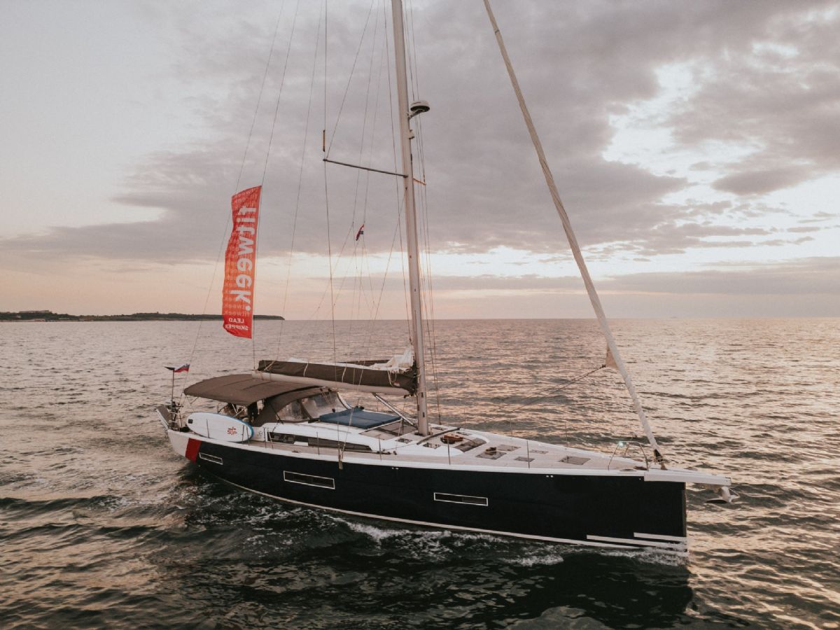 Dufour 56 Exclusive, Motor Yacht